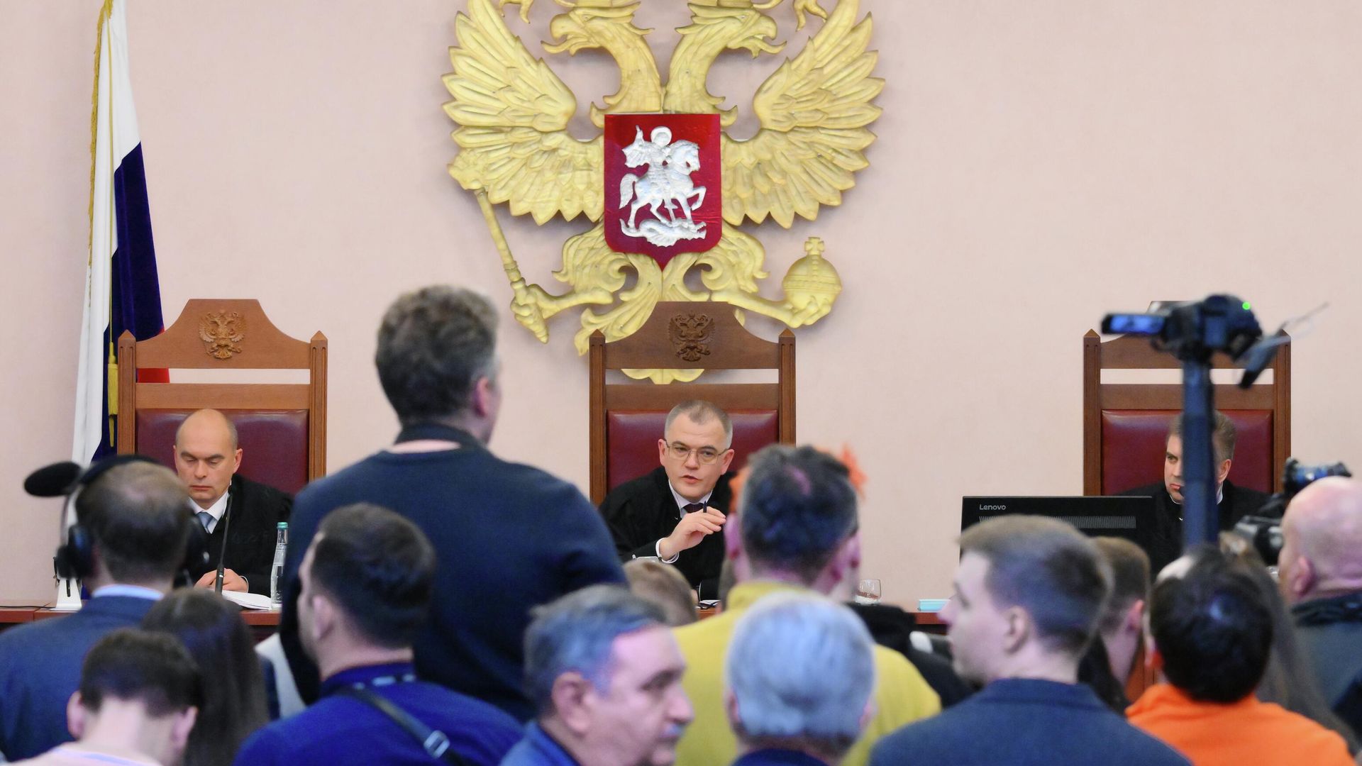 Судья Юрий Москаленко на заседании Верховного суда РФ. Суд рассматривает жалобу на решения нижестоящих судов по иску о признании недействительной сделки по продаже квартиры Ларисы Долиной Полине Лурье Судья Юрий Москаленко на заседании Верховного суда РФ. Суд рассматривает жалобу на решения нижестоящих судов по иску о признании недействительной сделки по продаже квартиры Ларисы Долиной Полине Лурье - РИА Новости, 1920, 23.12.2025