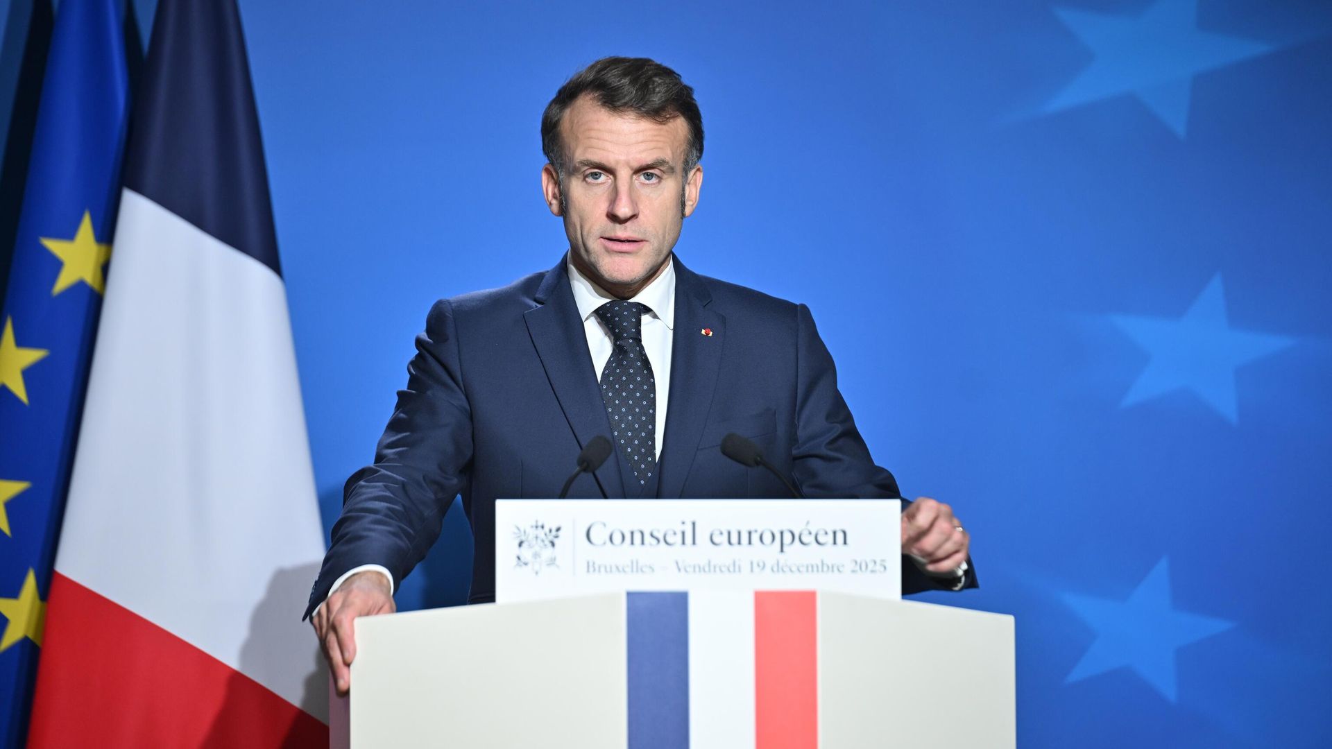 Президент Франции Эммануэль Макрон во время пресс-конференции по итогам саммита ЕС в Брюсселе, Бельгия. 19 декабря 2025 Президент Франции Эммануэль Макрон во время пресс-конференции по итогам саммита ЕС в Брюсселе, Бельгия. 19 декабря 2025 - РИА Новости, 1920, 19.12.2025