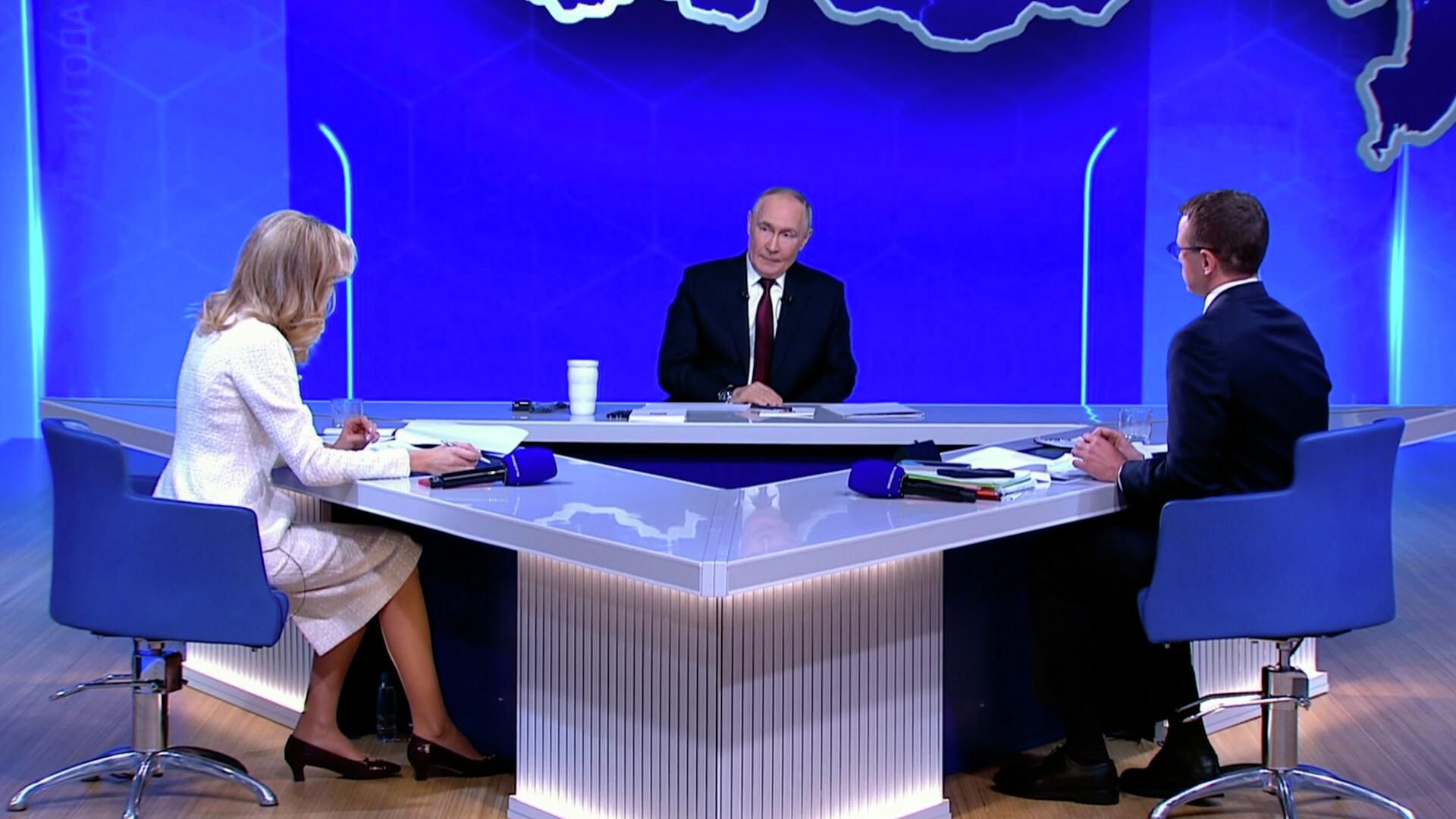 Путин признался, что, используя фразу европейские подсвинки, говорил о неопределенной группе лиц Путин признался, что, используя фразу европейские подсвинки, говорил о неопределенной группе лиц - РИА Новости, 1920, 19.12.2025