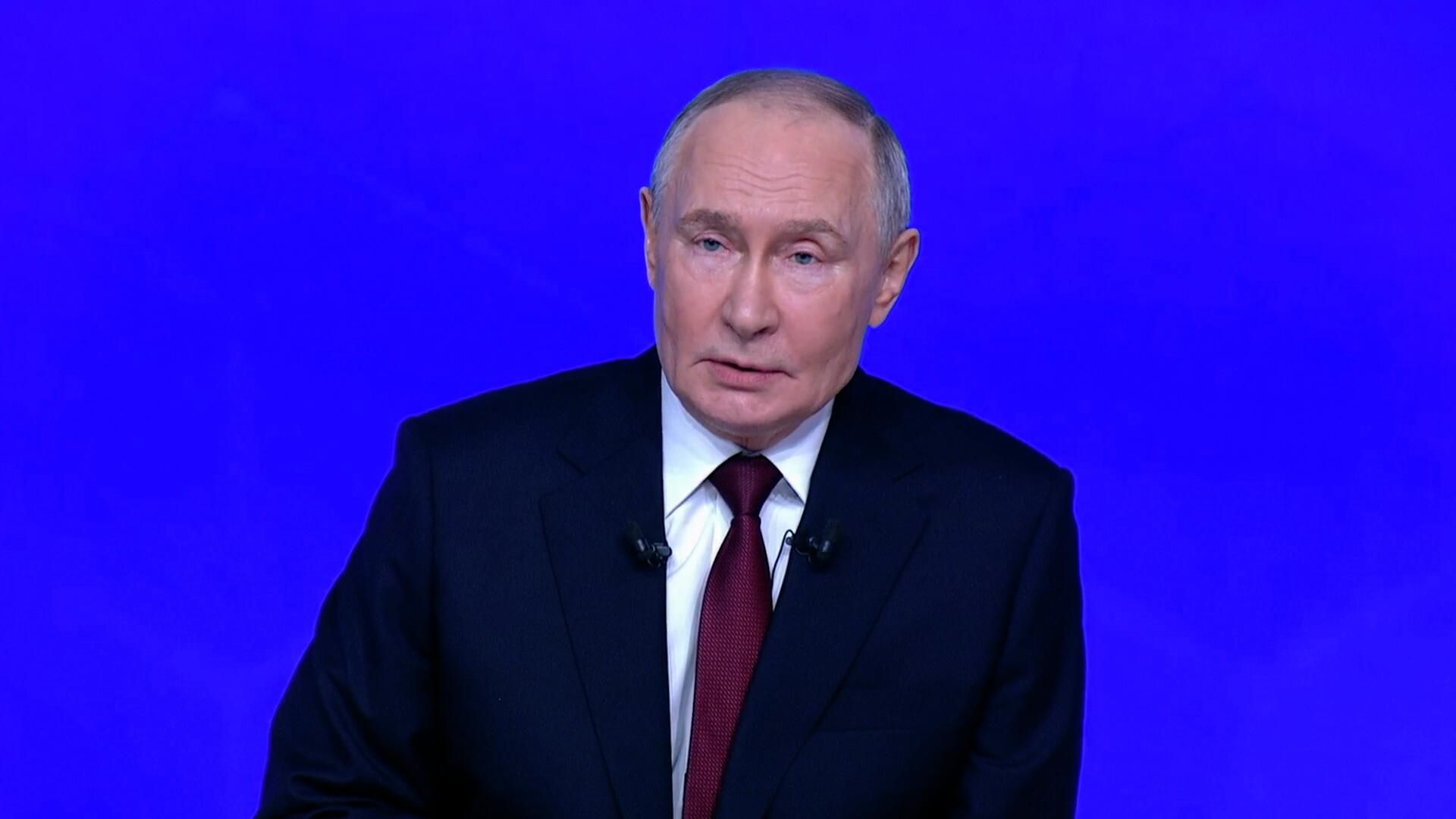 Да. Путин сказал, что влюблен Да. Путин сказал, что влюблен - РИА Новости, 1920, 19.12.2025
