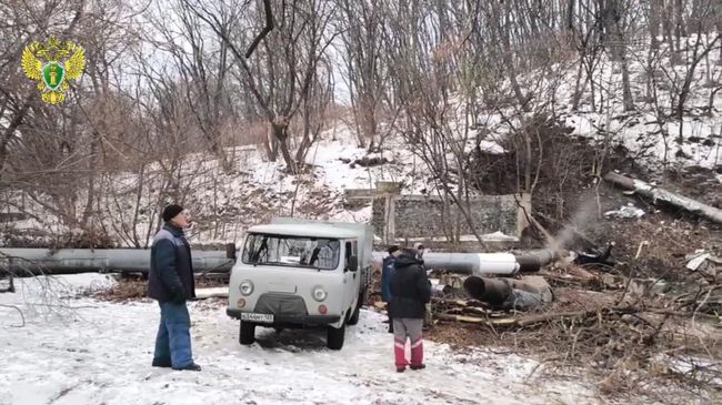 Водитель фуры оставил без отопления тысячи жителей Находки