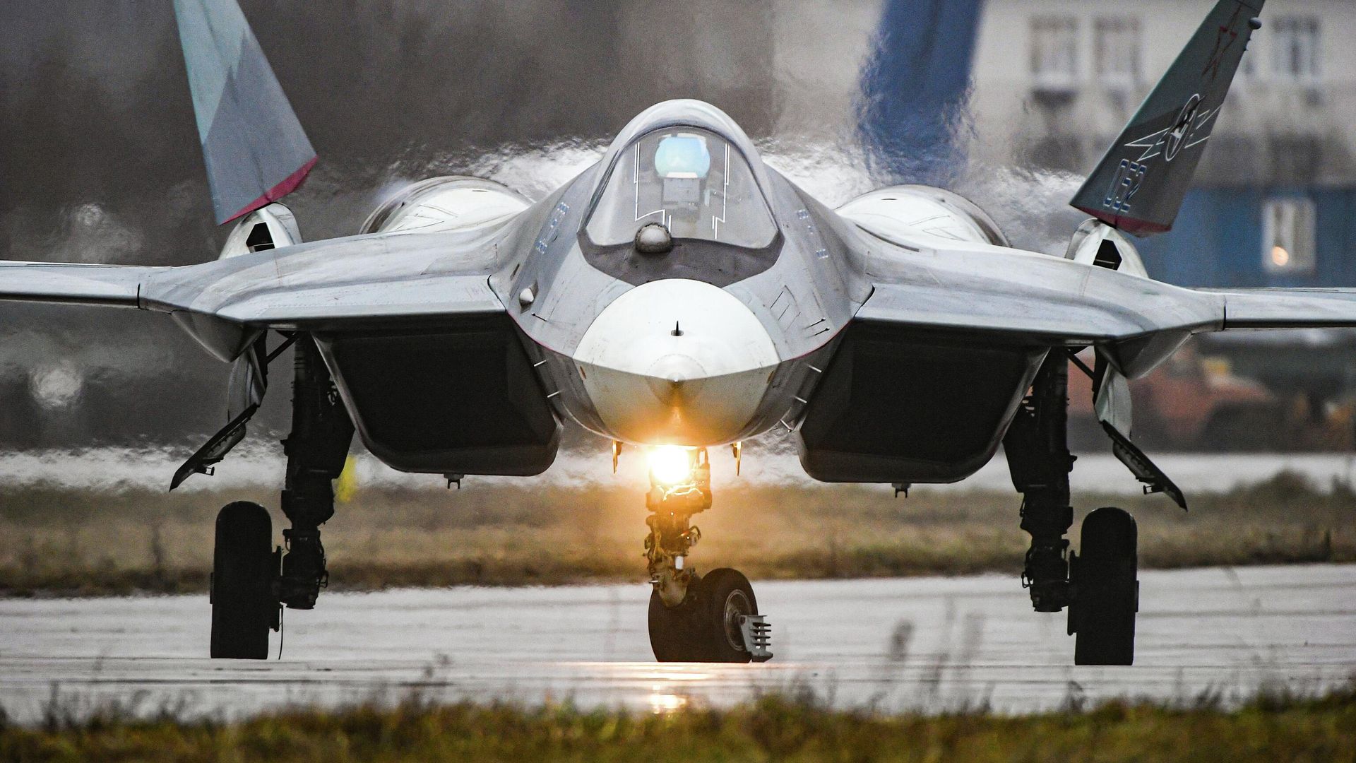 Истребитель Су-57 с двигателем пятого поколения Истребитель Су-57 с двигателем пятого поколения - РИА Новости, 1920, 19.05.2026