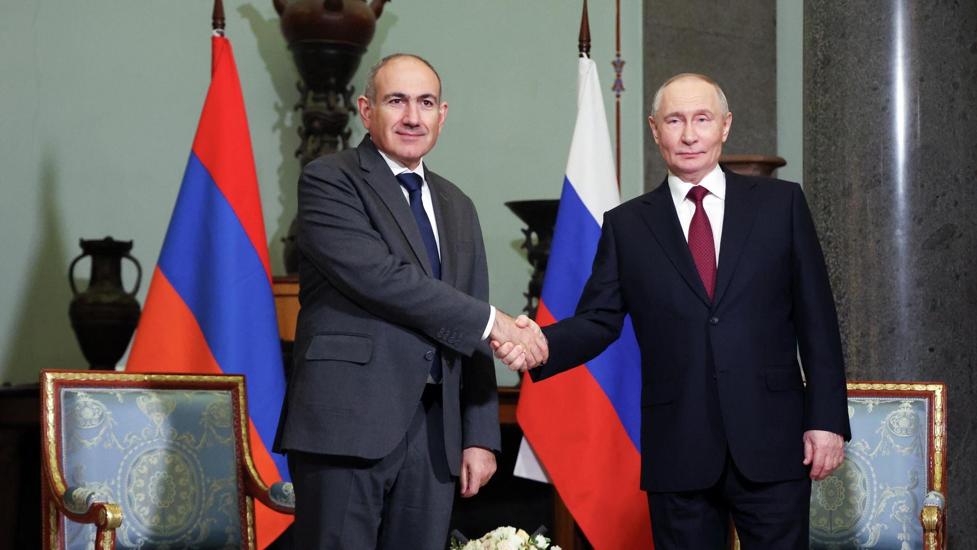 Владимир Путин и Никол Пашинян Владимир Путин и Никол Пашинян - РИА Новости, 1920, 23.03.2026