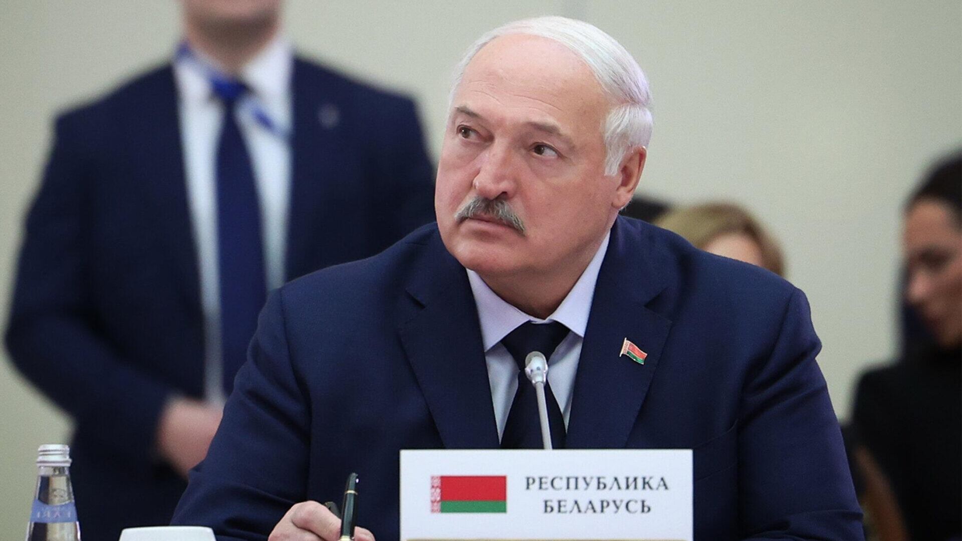 Президент Белоруссии Александр Лукашенко на заседании Высшего Евразийского экономического совета в Санкт-Петербурге Президент Белоруссии Александр Лукашенко на заседании Высшего Евразийского экономического совета в Санкт-Петербурге - РИА Новости, 1920, 22.12.2025