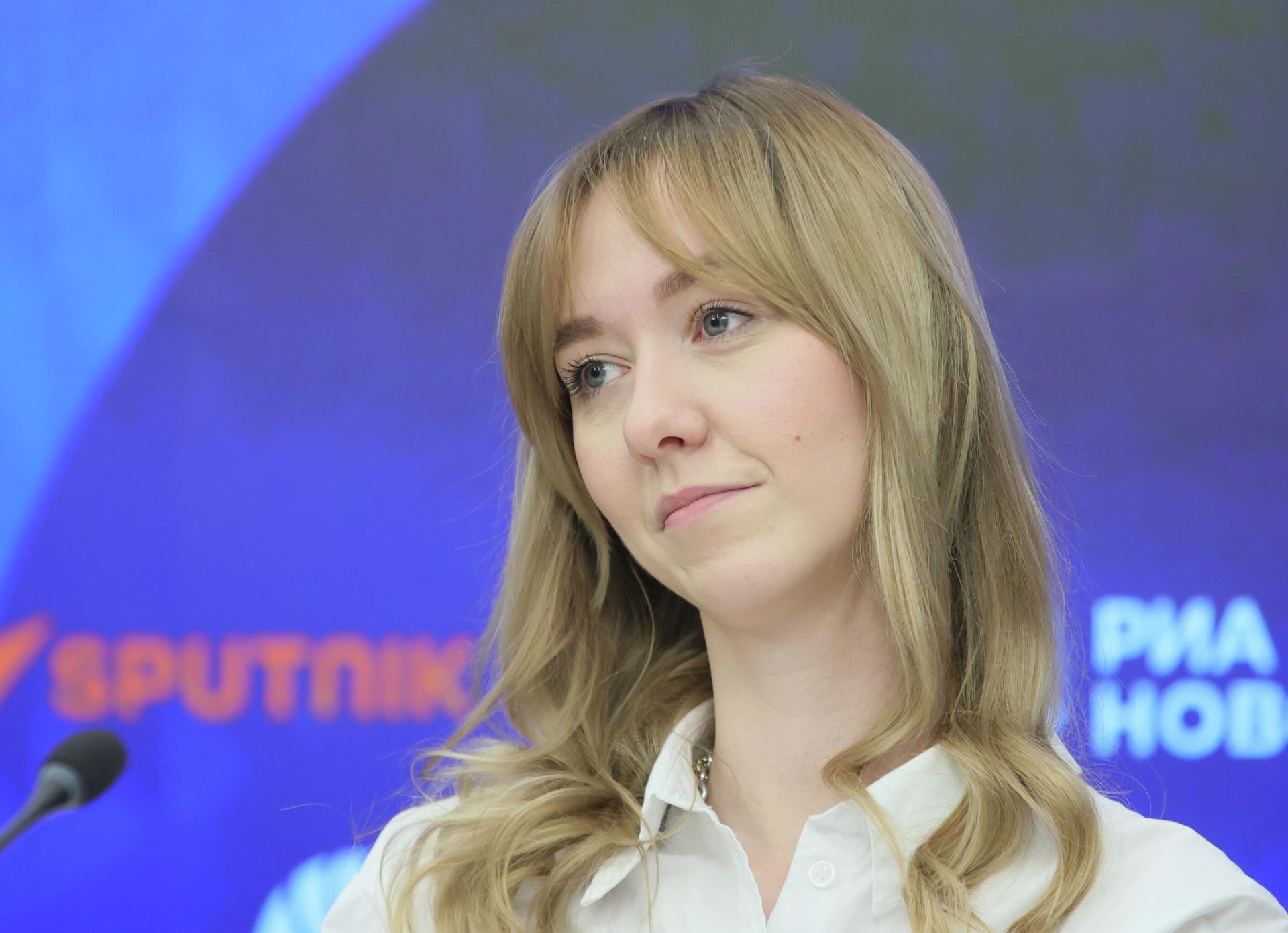 Руководитель отдела продаж проекта Киноелка на Мосфильме Анна Щукина Руководитель отдела продаж проекта Киноелка на Мосфильме Анна Щукина - РИА Новости, 1920, 23.12.2025