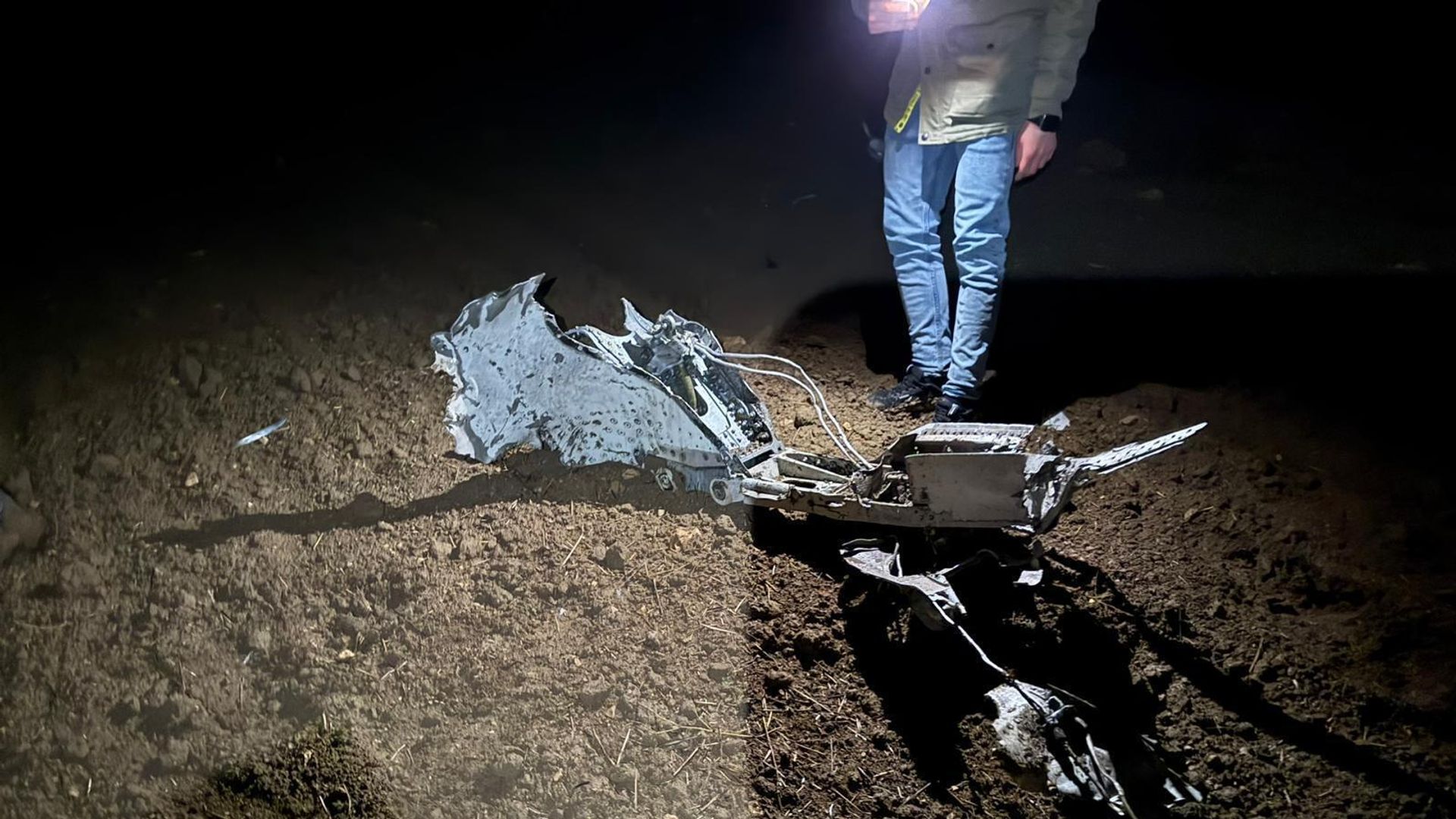 Обломки в районе места крушения бизнес-джета, направлявшегося в Ливию, недалеко от Анкары. 24 декабря 2025 Обломки в районе места крушения бизнес-джета, направлявшегося в Ливию, недалеко от Анкары. 24 декабря 2025 - РИА Новости, 1920, 23.12.2025