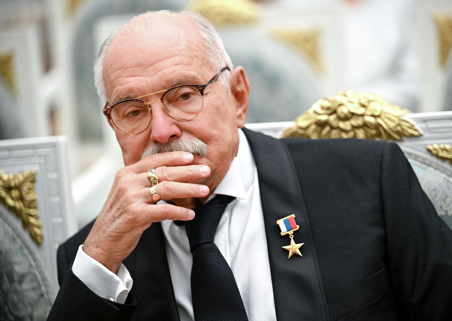 Народный артист РСФСР, кинорежиссёр Никита Михалков на церемонии вручения государственных наград Народный артист РСФСР, кинорежиссёр Никита Михалков на церемонии вручения государственных наград - РИА Новости, 1920, 24.12.2025