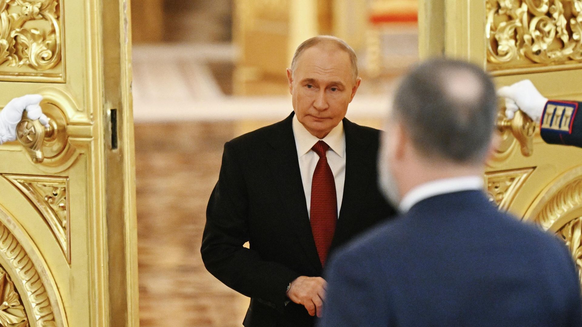 Президент РФ Владимир Путин перед началом заседания Государственного совета по вопросам подготовки кадров Президент РФ Владимир Путин перед началом заседания Государственного совета по вопросам подготовки кадров - РИА Новости, 1920, 25.12.2025