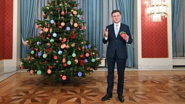 Заместитель председателя правительства РФ Александр Новак принимает участие во всероссийской благотворительной акции Елка желаний Заместитель председателя правительства РФ Александр Новак принимает участие во всероссийской благотворительной акции Елка желаний
