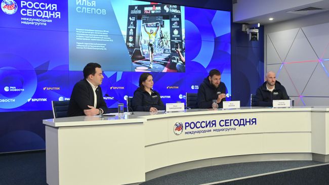 Пресс - конференция, посвященная первой мире гонке по триатлону в Антарктиде А100 в Международном мультимедийном пресс-центре МИА Россия сегодня в Москве