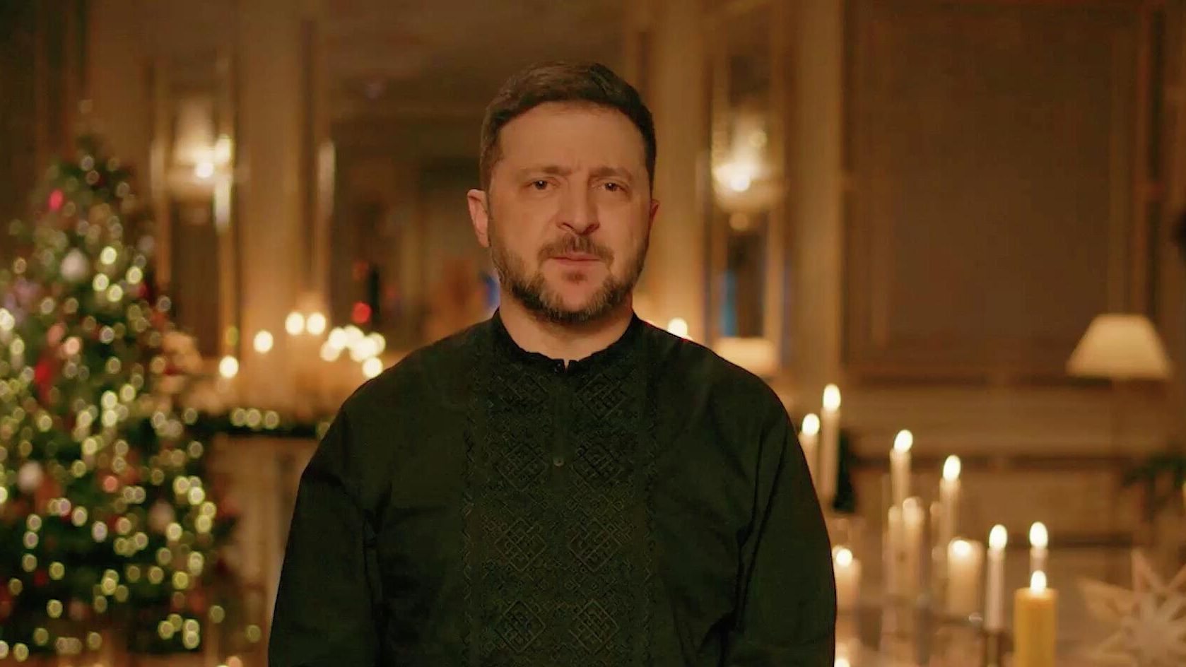 Рождественское заявление Владимира Зеленского. Кадр видео Рождественское заявление Владимира Зеленского. Кадр видео - РИА Новости, 1920, 26.12.2025