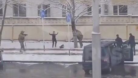 Силовики задержали девушку, пытавшуюся подорвать машину российского военнослужащего в Ставрополе - РИА Новости, 1920, 30.12.2025