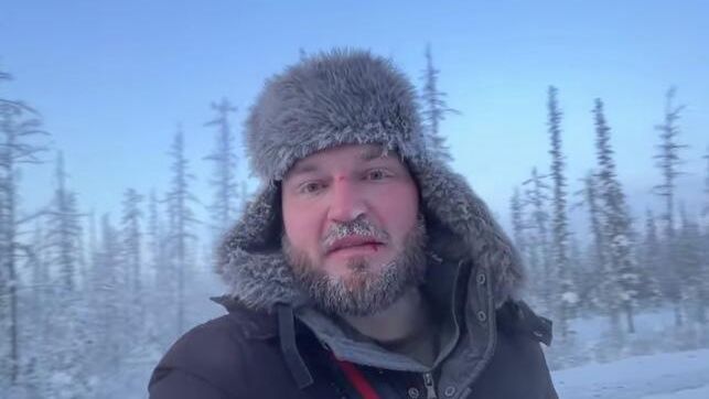Блогер из Ставрополя Денис Бухинцев после ДТП в Якутии Блогер из Ставрополя Денис Бухинцев после ДТП в Якутии - РИА Новости, 1920, 25.12.2025