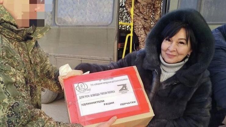 Липецкие медики передали в зону СВО дизельный отопитель, рации, аккумулятор Липецкие медики передали в зону СВО дизельный отопитель, рации, аккумулятор - РИА Новости, 1920, 26.12.2025
