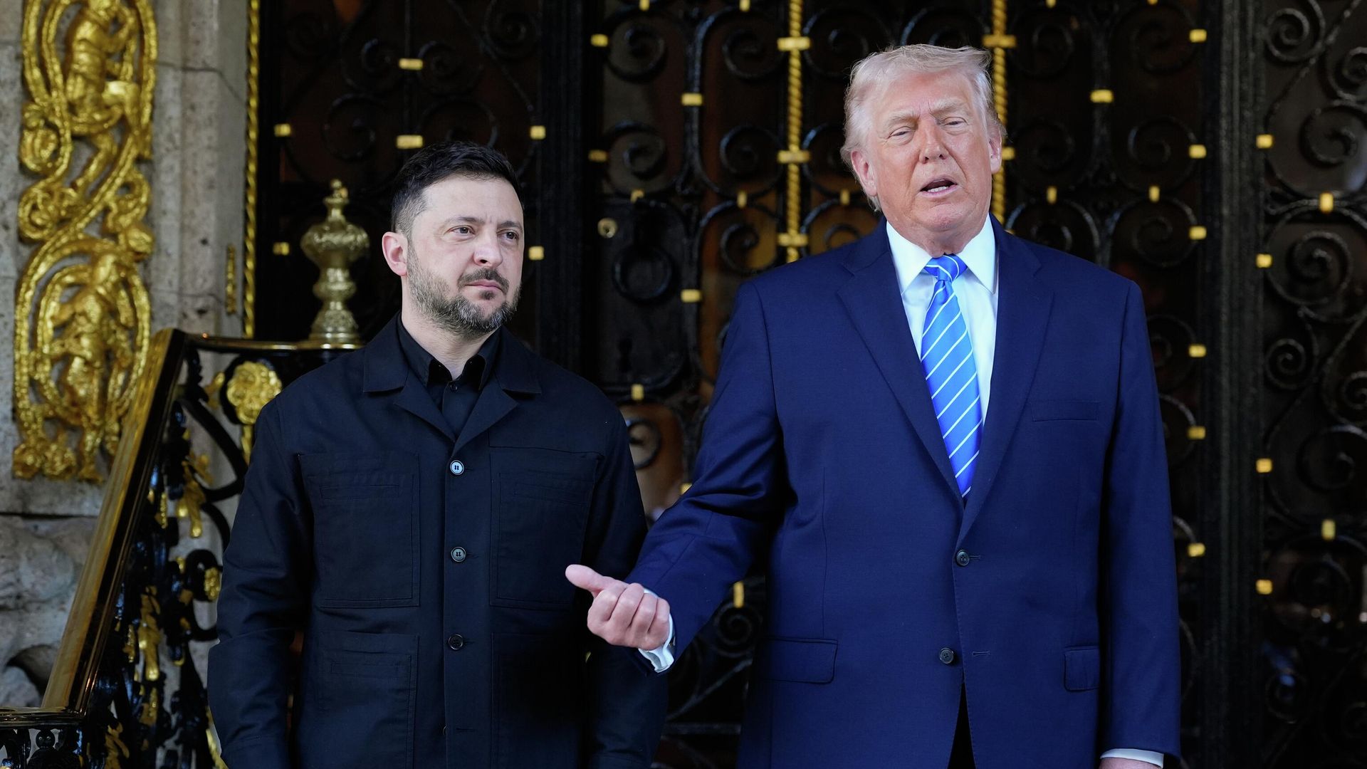 Дональд Трамп и Владимир Зеленский во время встречи в Мар-а-Лаго во Флориде Дональд Трамп и Владимир Зеленский во время встречи в Мар-а-Лаго во Флориде - РИА Новости, 1920, 29.12.2025