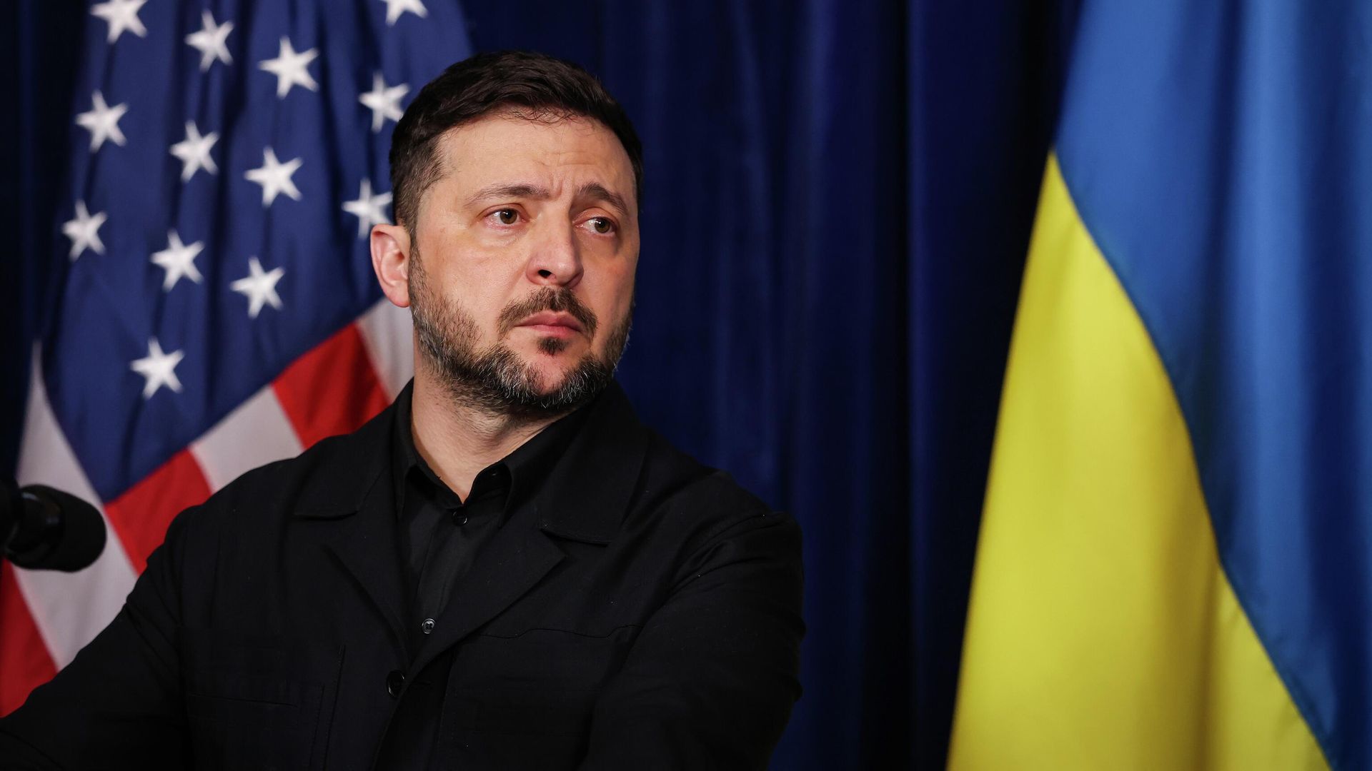Владимир Зеленский во время пресс-конференции с президентом США Дональдом Трампом в Мар-а-Лаго во Флориде. 28 декабря 2025 Владимир Зеленский во время пресс-конференции с президентом США Дональдом Трампом в Мар-а-Лаго во Флориде. 28 декабря 2025 - РИА Новости, 1920, 28.12.2025