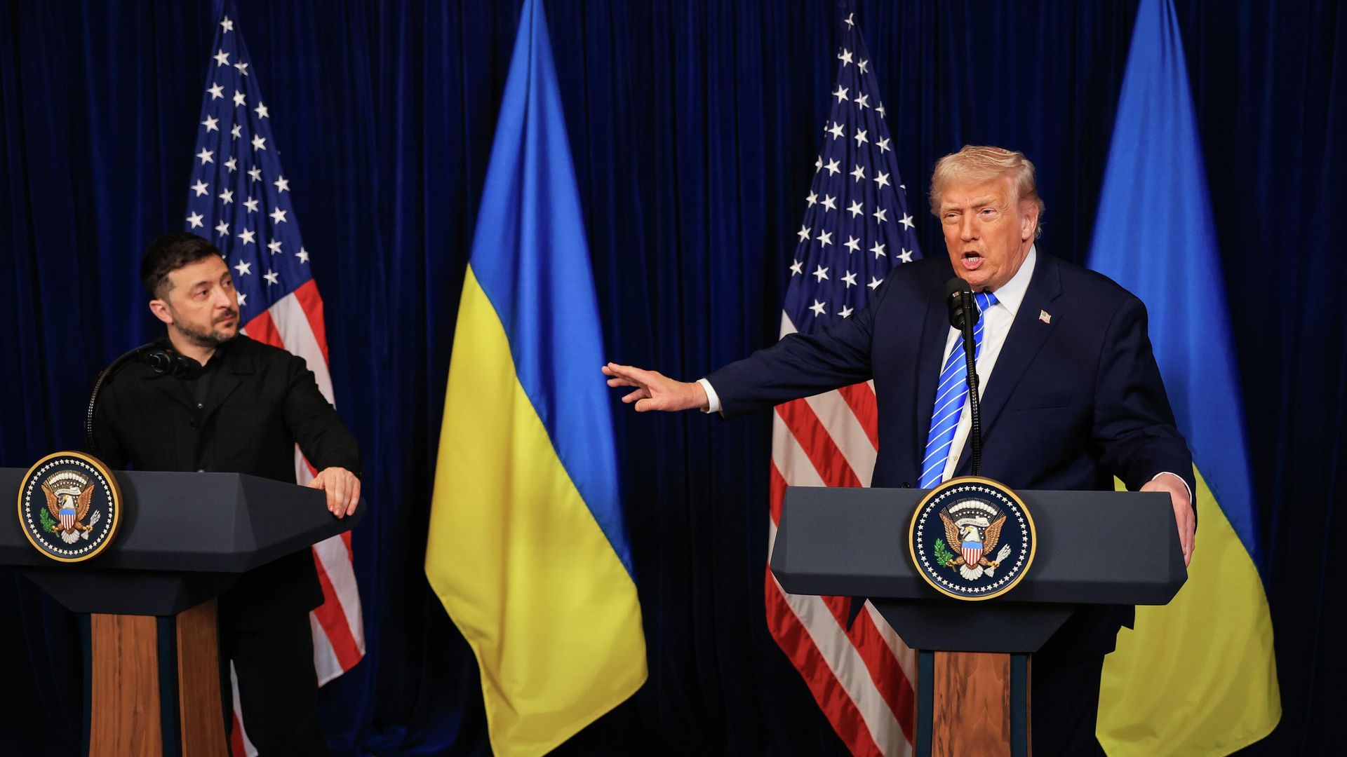 Дональд Трамп и Владимир Зеленский во время встречи в Мар-а-Лаго во Флориде. 28 декабря 2025 Дональд Трамп и Владимир Зеленский во время встречи в Мар-а-Лаго во Флориде. 28 декабря 2025 - РИА Новости, 1920, 29.12.2025