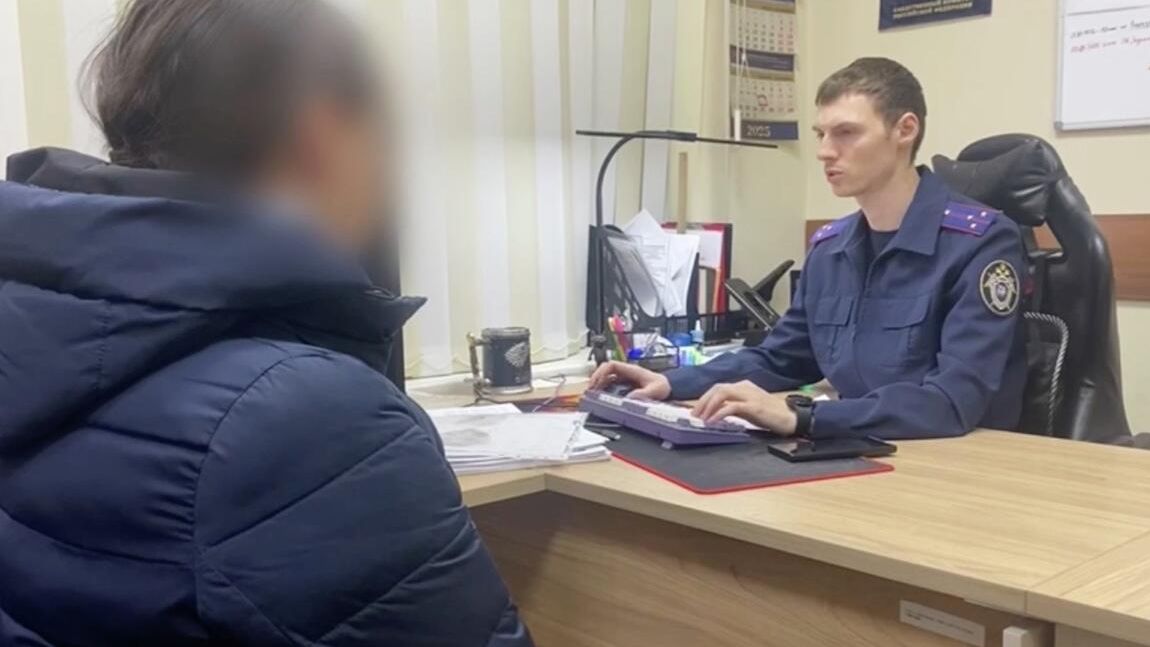 Жительница Иркутска, задержанная по подозрению в убийстве двух своих малолетних детей Жительница Иркутска, задержанная по подозрению в убийстве двух своих малолетних детей - РИА Новости, 1920, 29.12.2025
