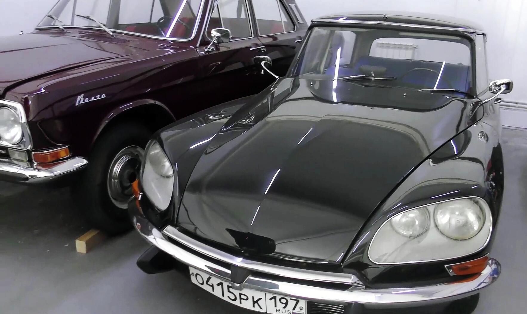 Ретро-автомобили Волга и Citroen DS экс-губернатора Тамбовской области Максима Егорова, задержанного по обвинению в получении взяток Ретро-автомобили Волга и Citroen DS экс-губернатора Тамбовской области Максима Егорова, задержанного по обвинению в получении взяток - РИА Новости, 1920, 29.12.2025