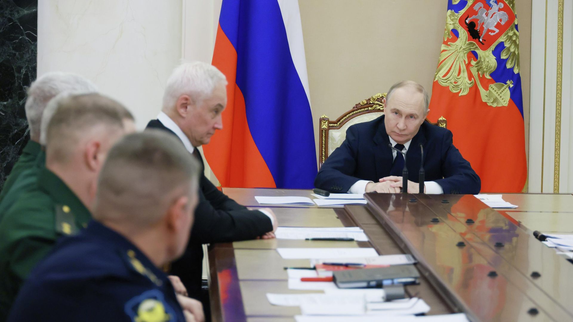 Президент РФ Владимир Путин проводит совещание по ситуации в зоне специальной военной операции Президент РФ Владимир Путин проводит совещание по ситуации в зоне специальной военной операции - РИА Новости, 1920, 29.12.2025