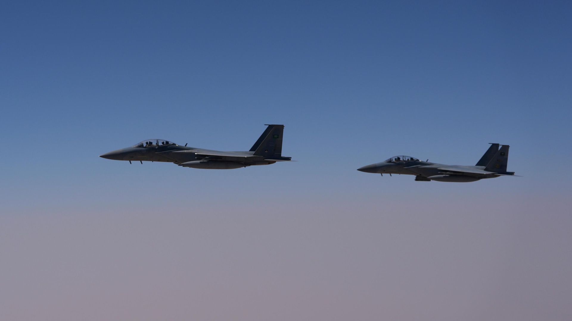 Истребители F-15 ВВС Саудовской Аравии Истребители F-15 ВВС Саудовской Аравии - РИА Новости, 1920, 18.10.2026