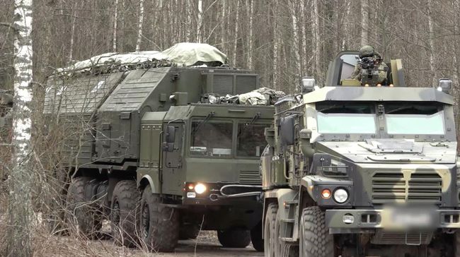 Подвижный грунтовый ракетный комплекс Орешник Подвижный грунтовый ракетный комплекс Орешник