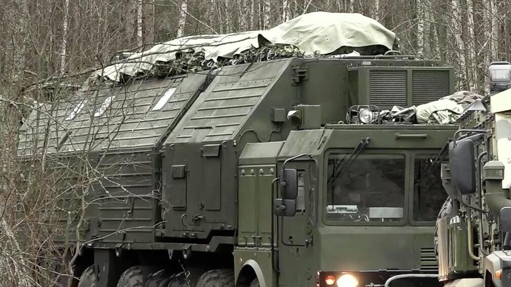 Подвижный грунтовый ракетный комплекс Орешник Подвижный грунтовый ракетный комплекс Орешник - РИА Новости, 1920, 13.01.2026