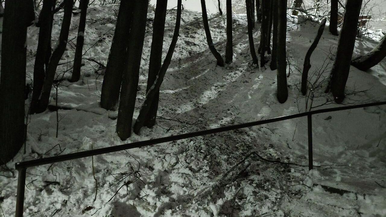 На месте происшествия, где девятилетний ребенок погиб, катаясь на тюбинге во Владимире - РИА Новости, 1920, 30.12.2025