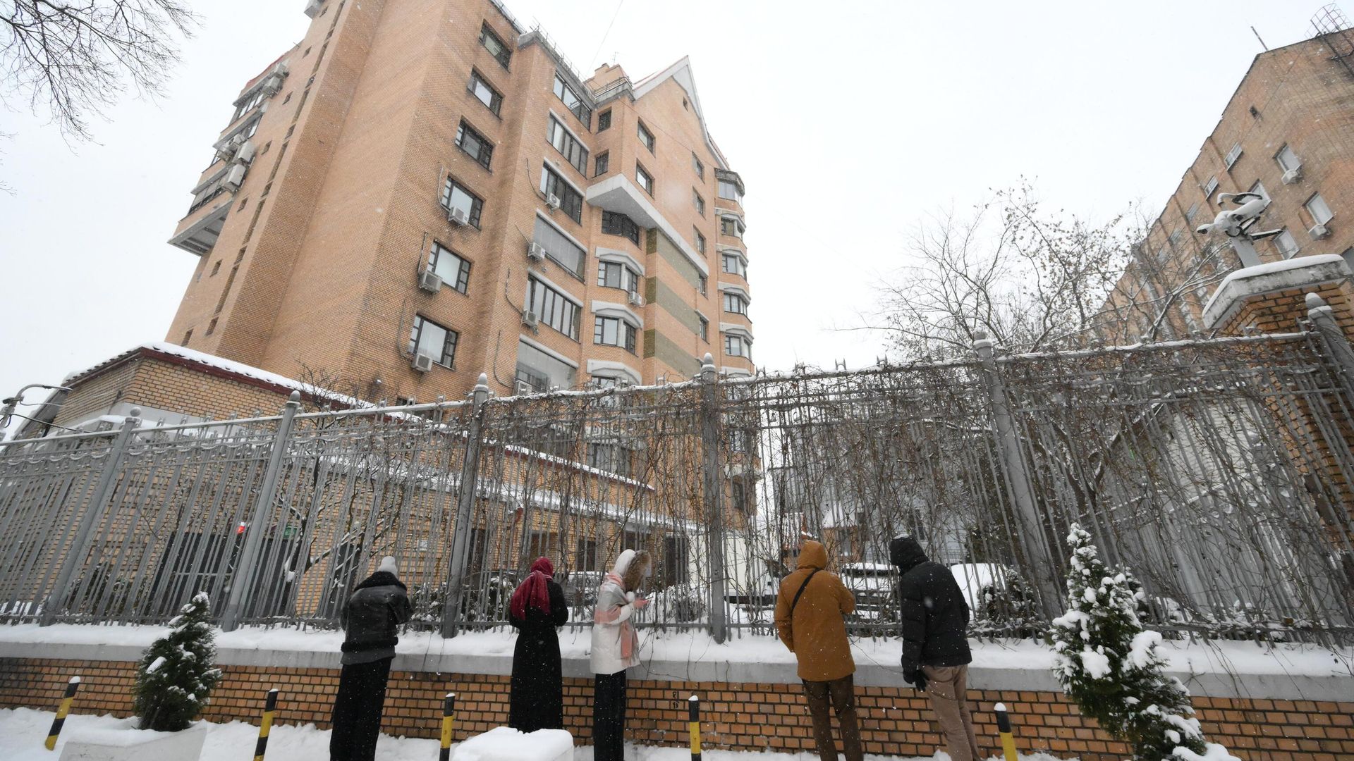 Дом в Хамовническом районе Москвы, где находится квартира, которую певица Лариса Долина продала Полине Лурье Дом в Хамовническом районе Москвы, где находится квартира, которую певица Лариса Долина продала Полине Лурье - РИА Новости, 1920, 05.01.2026