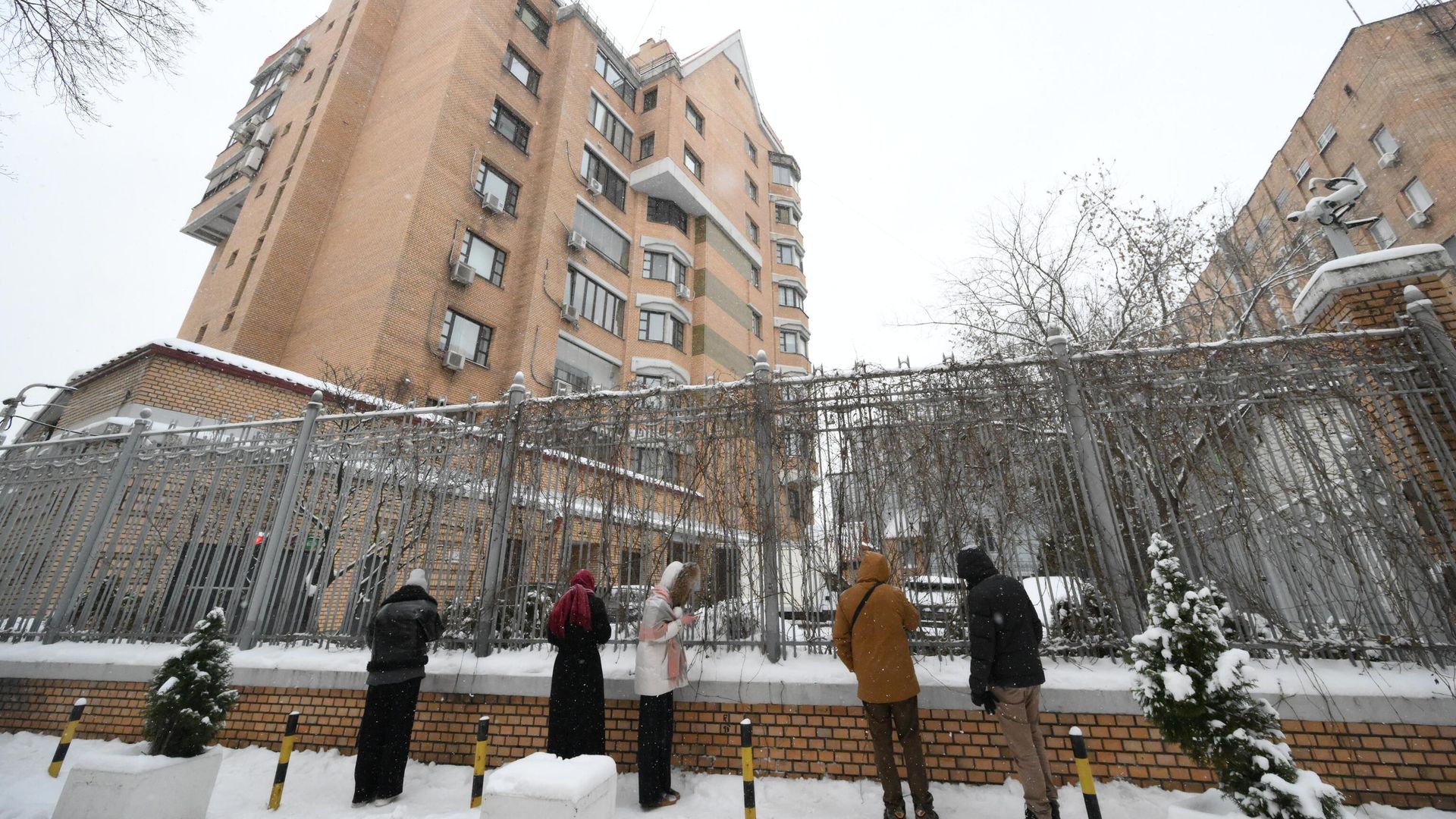 Дом в Хамовническом районе Москвы, где находится квартира, которую певица Лариса Долина продала Полине Лурье Дом в Хамовническом районе Москвы, где находится квартира, которую певица Лариса Долина продала Полине Лурье - РИА Новости, 1920, 13.01.2026