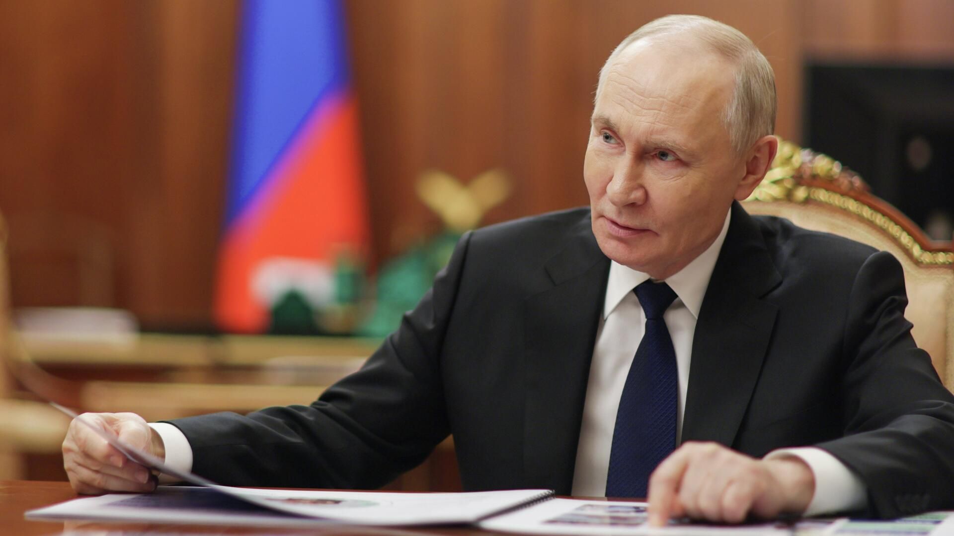 Путин отметил теплое и душевное отношение Цивилевой к работе Фонда Защитники Отечества Путин отметил теплое и душевное отношение Цивилевой к работе Фонда Защитники Отечества - РИА Новости, 1920, 30.12.2025
