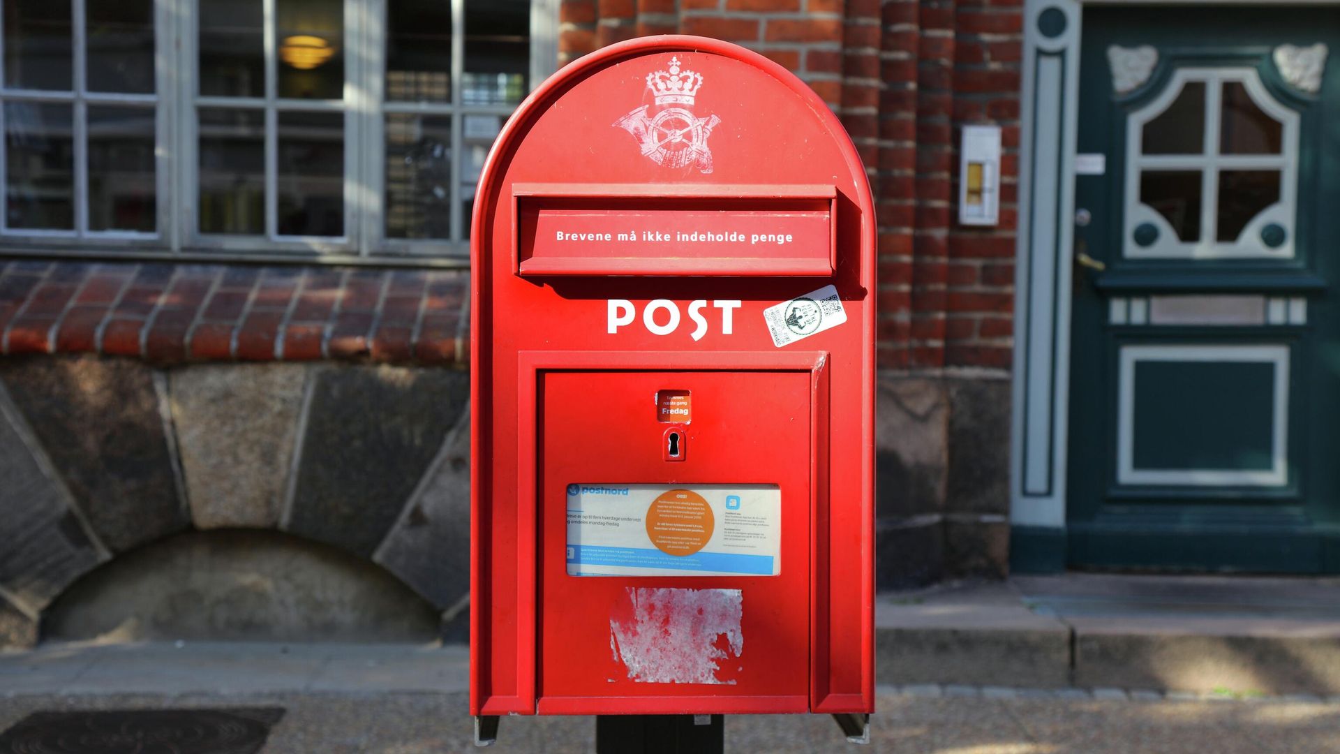 Почтовый ящик PostNord в городе Хьорринг, Дания Почтовый ящик PostNord в городе Хьорринг, Дания - РИА Новости, 1920, 30.12.2025
