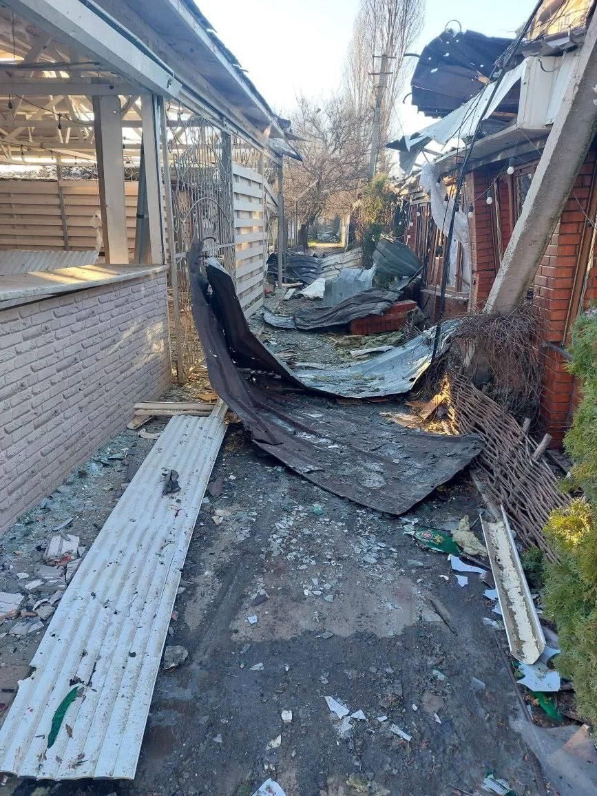 Последствия атаки дронов ВСУ на кафе и гостиницу в Хорлах Херсонской области Последствия атаки дронов ВСУ на кафе и гостиницу в Хорлах Херсонской области - РИА Новости, 1920, 01.01.2026