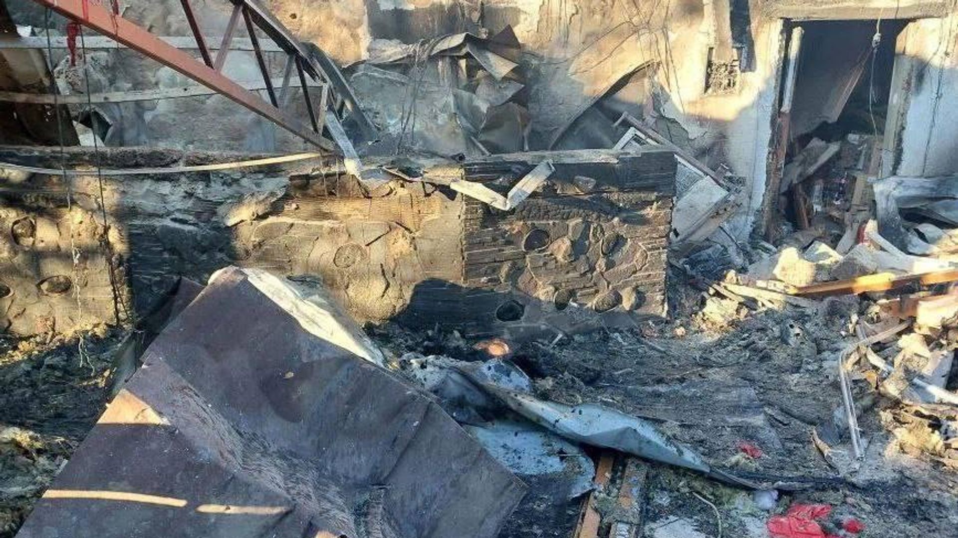 Последствия атаки дронов ВСУ на кафе и гостиницу в Хорлах Херсонской области Последствия атаки дронов ВСУ на кафе и гостиницу в Хорлах Херсонской области - РИА Новости, 1920, 01.01.2026