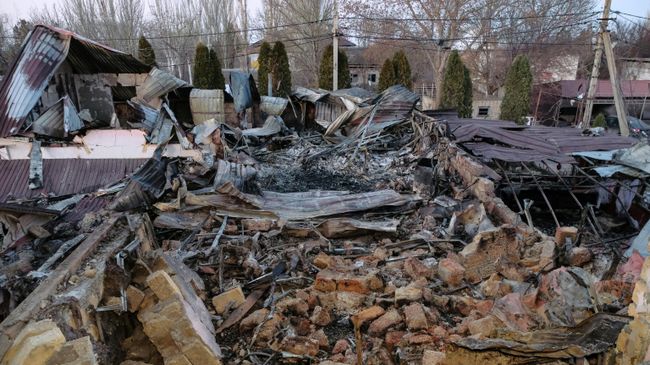 Последствия атаки БПЛА ВСУ на поселок Хорлы в Херсонской области