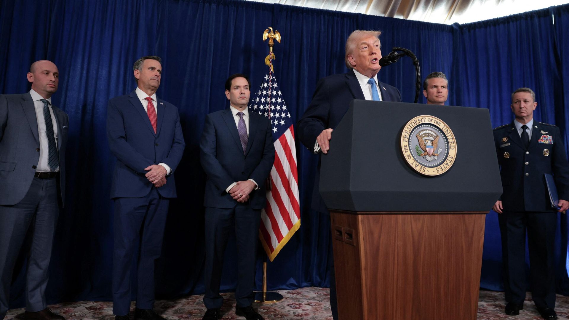 Президент США Дональд Трамп проводит пресс-конференцию после удара США по Венесуэле Президент США Дональд Трамп проводит пресс-конференцию после удара США по Венесуэле - РИА Новости, 1920, 04.01.2026