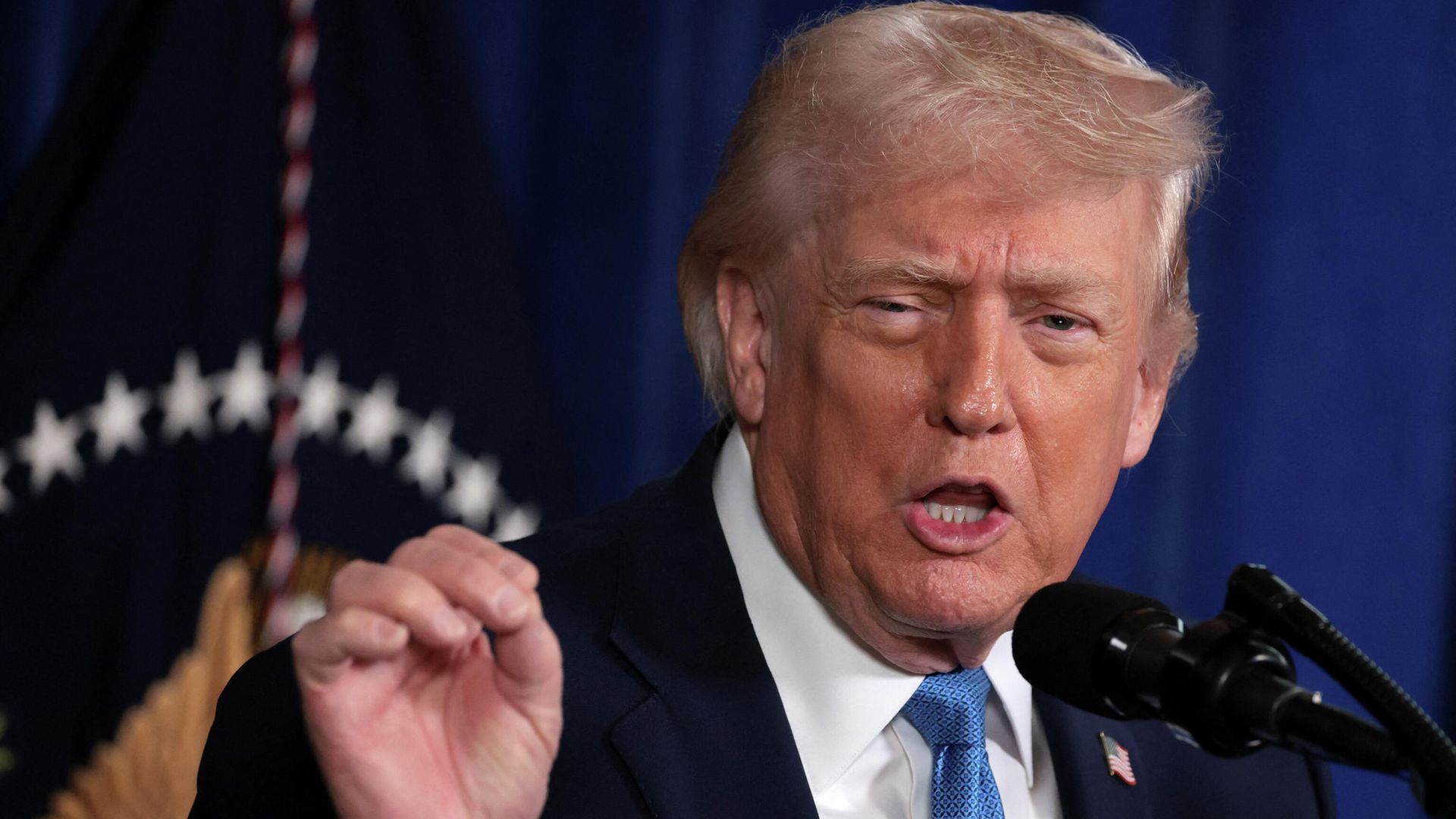 Президент США Дональд Трамп проводит пресс-конференцию после удара США по Венесуэле Президент США Дональд Трамп проводит пресс-конференцию после удара США по Венесуэле - РИА Новости, 1920, 04.01.2026