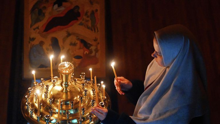 Вечерняя Рождественская служба в храме во имя Сретения Владимирской иконы Пресвятыя Богородицы Русской православной старообрядческой церкви в Красноярске Вечерняя Рождественская служба в храме во имя Сретения Владимирской иконы Пресвятыя Богородицы Русской православной старообрядческой церкви в Красноярске