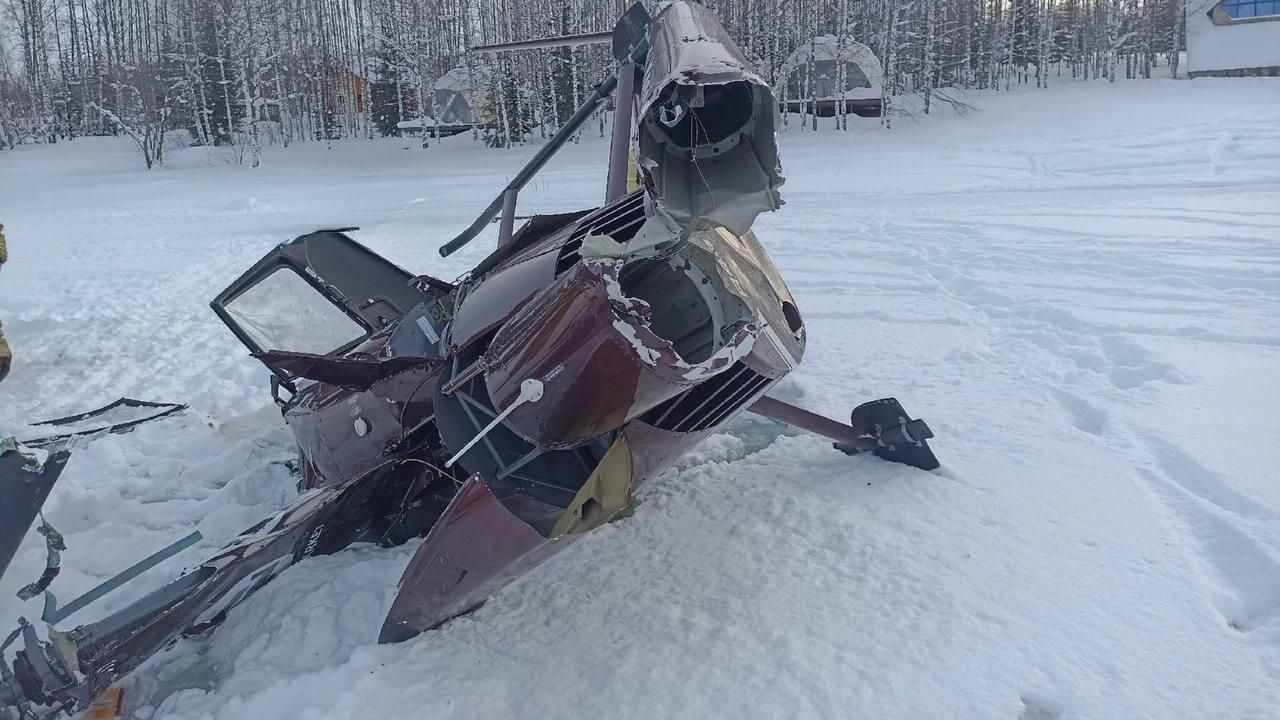 На месте крушения двухместного частного вертолёта на территории базы отдыха Ашатли-парк в Пермском крае На месте крушения двухместного частного вертолёта на территории базы отдыха Ашатли-парк в Пермском крае - РИА Новости, 1920, 29.04.2026