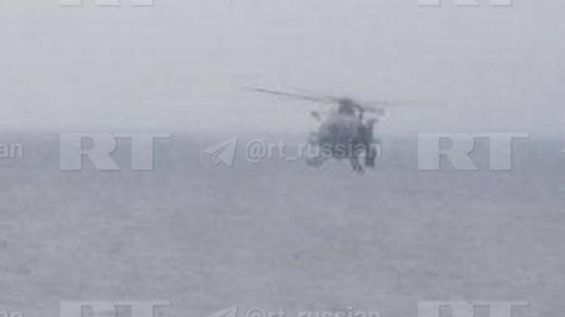 На борт танкера Маринера, преследуемого береговой охраной США, пытается высадиться десант На борт танкера Маринера, преследуемого береговой охраной США, пытается высадиться десант - РИА Новости, 1920, 07.01.2026