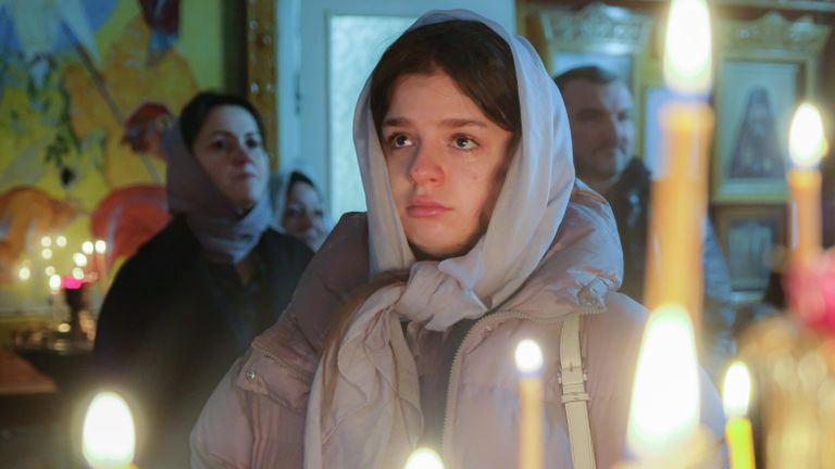 Прихожане во время Рождественской литургии в мужском монастыре преподобного Саввы Освященного в Мелитополе Прихожане во время Рождественской литургии в мужском монастыре преподобного Саввы Освященного в Мелитополе