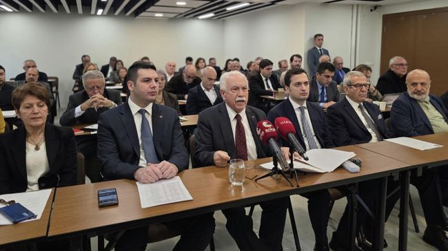 Турецкий политик Догу Перинчек