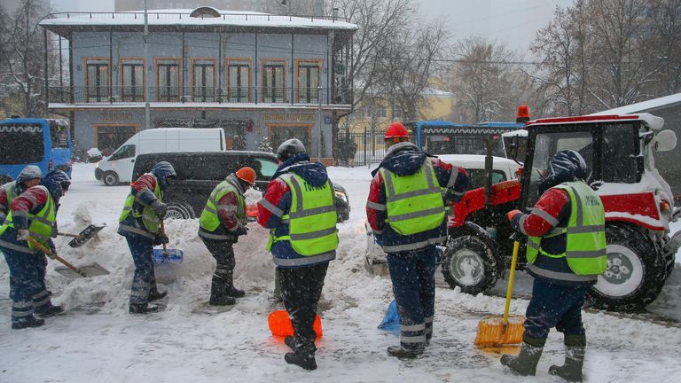 Работа коммунальных служб во время сильного снегопада в Москве 9 января 2026 года Работа коммунальных служб во время сильного снегопада в Москве 9 января 2026 года