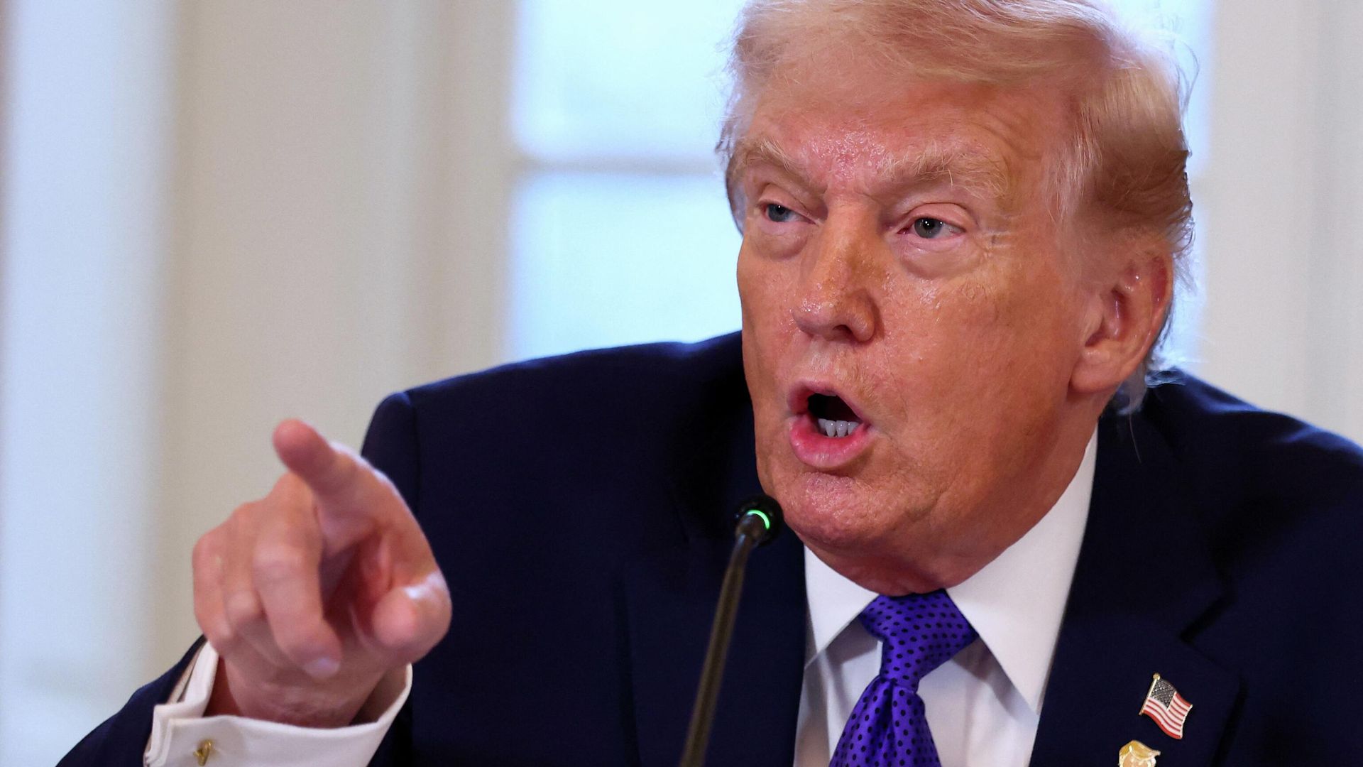 Президент США Дональд Трамп во время встречи с главами американских нефтегазовых компаний в Белом доме в Вашингтоне. 9 января 2026 Президент США Дональд Трамп во время встречи с главами американских нефтегазовых компаний в Белом доме в Вашингтоне. 9 января 2026 - РИА Новости, 1920, 09.01.2026