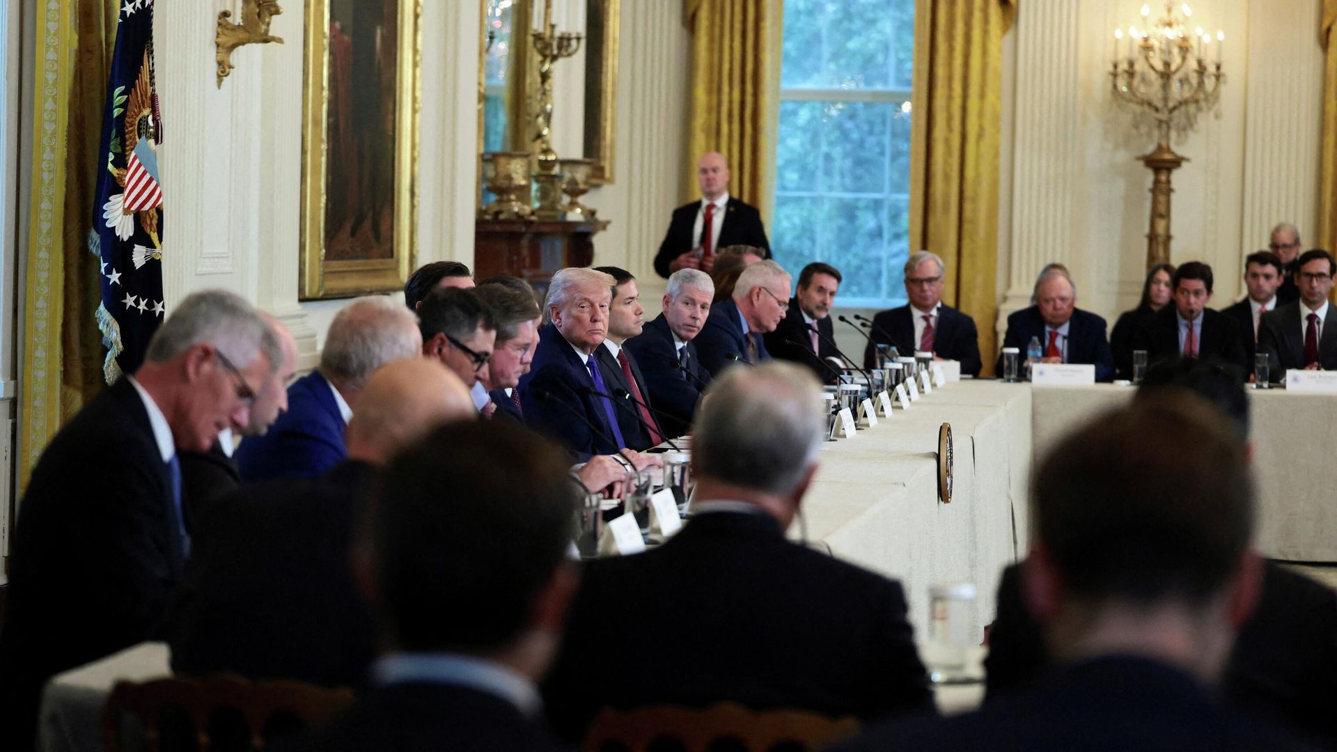 Президент США Дональд Трамп во время встречи с главами американских нефтегазовых компаний в Белом доме в Вашингтоне. 9 января 2026 Президент США Дональд Трамп во время встречи с главами американских нефтегазовых компаний в Белом доме в Вашингтоне. 9 января 2026 - РИА Новости, 1920, 09.01.2026