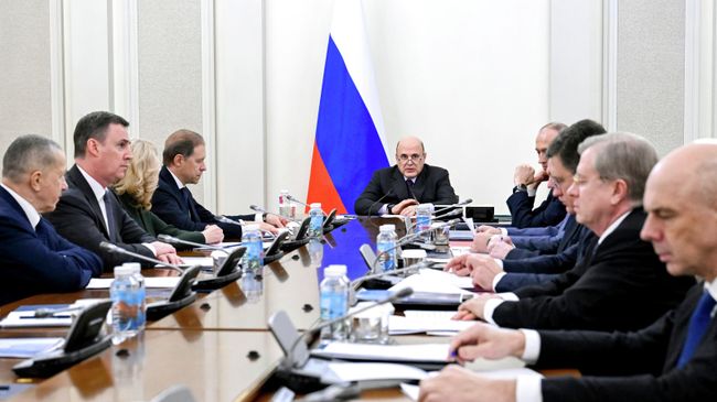 Председатель правительства РФ Михаил Мишустин проводит совещание с вице-премьерами РФ