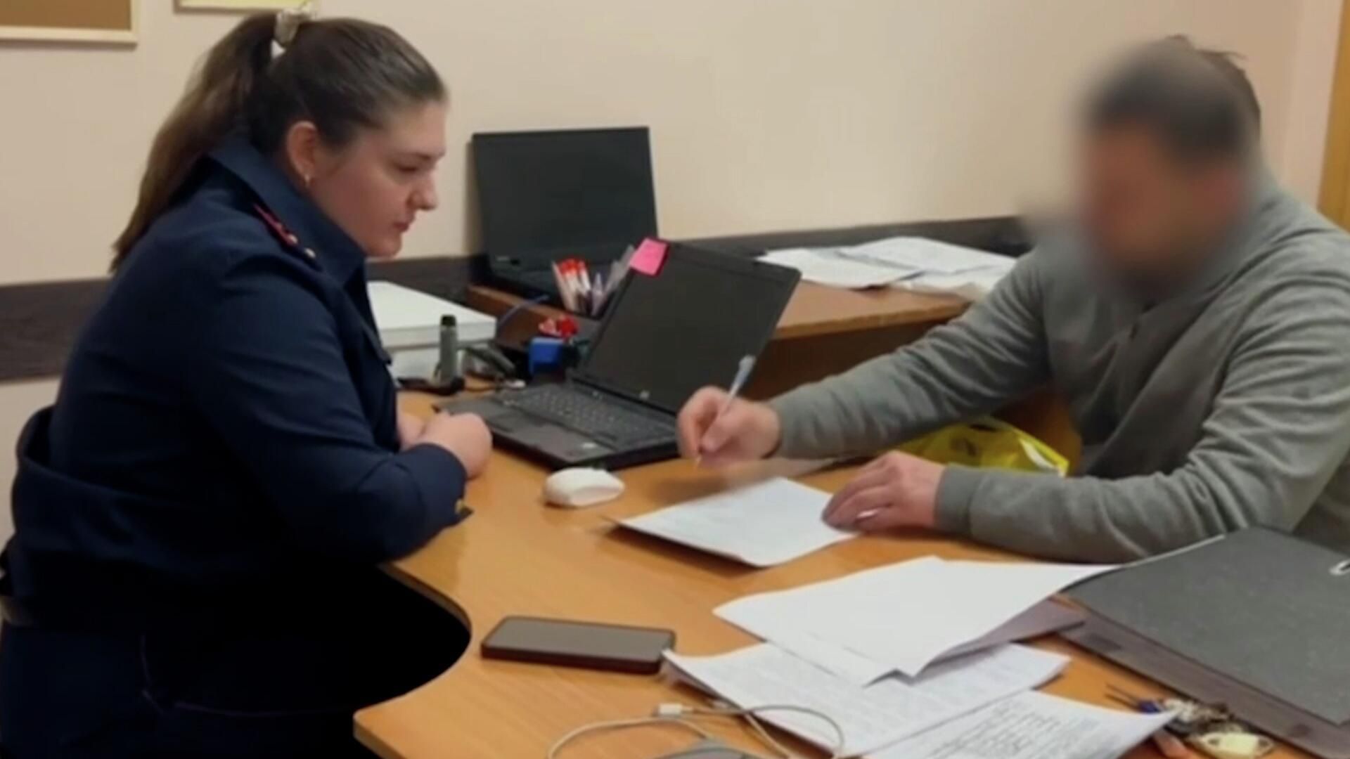 Задержанные главврач и завотделением больницы № 1 в Новокузнецке Задержанные главврач и завотделением больницы № 1 в Новокузнецке - РИА Новости, 1920, 14.01.2026