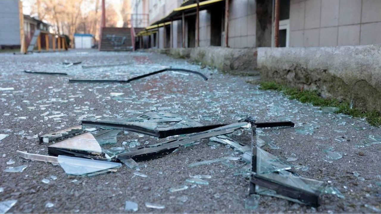 Последствия атаки ВСУ на здание механического колледжа в Таганроге Ростовской области Последствия атаки ВСУ на здание механического колледжа в Таганроге Ростовской области - РИА Новости, 1920, 30.03.2026