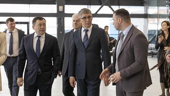 Губернатор Тульской области Дмитрий Миляев и председатель ПСБ Петр Фрадков - РИА Новости, 1920, 14.01.2026