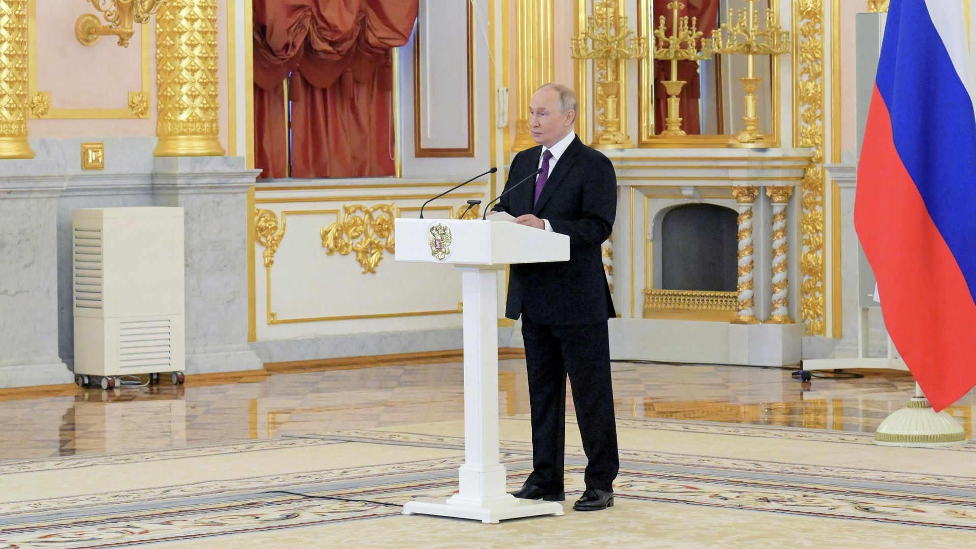 Президент РФ Владимир Путин выступает на церемонии вручения верительных грамот чрезвычайными и полномочными послами иностранных государств Президент РФ Владимир Путин выступает на церемонии вручения верительных грамот чрезвычайными и полномочными послами иностранных государств - РИА Новости, 1920, 15.01.2026